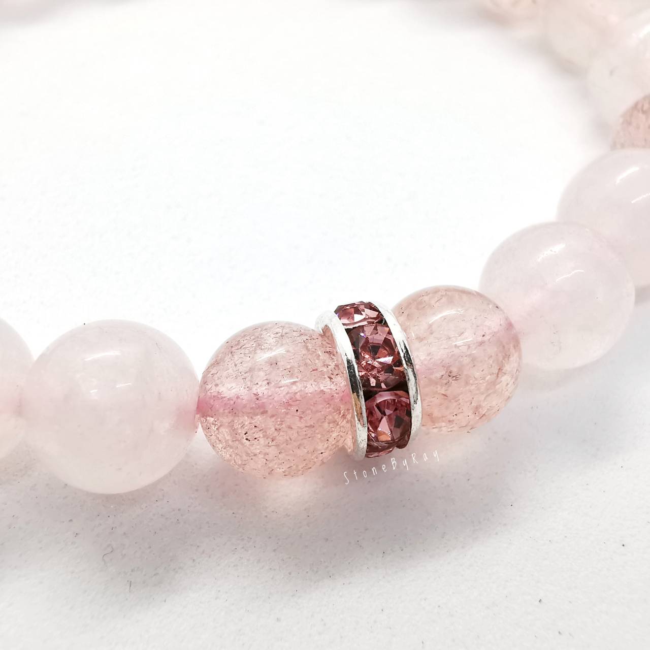 สร้อยข้อมือหินสตอเบอรี่ควอตซ์ร้อยกับหินโรสควอตซ์ Strawberry Quartz+Rose Quartz