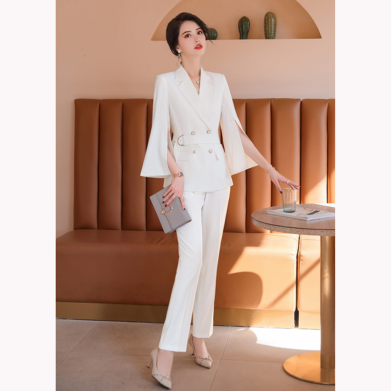 kudapy ชุดสูททำงานผู้หญิงสีพีช/สีขาว/สีดำ กระดุมมุกพร้อมกางเกง เสื้อจะเป็นทรงปล่อยมีเข็มขัดผ้ารัดเป็นปกป้าน