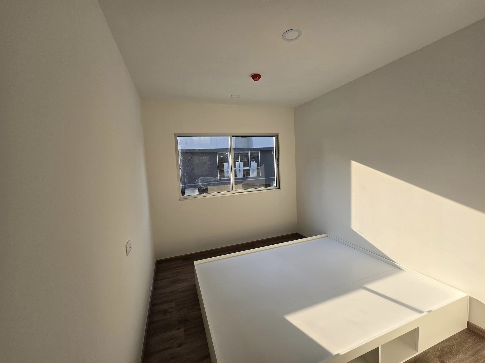 ปล่อยเช่าคอนโด Sena Kith Srinakarin - Sridan (เสนาคิทท์ ศรีนครินทร์ - ศรีด่าน) - 2ห้องนอน 1ห้องนั่งเล่น 1ห้องน้ำ - ใกล้ MRT ศรีด่าน - ขนาดห้อง 44 ตรม. ชั้น 6