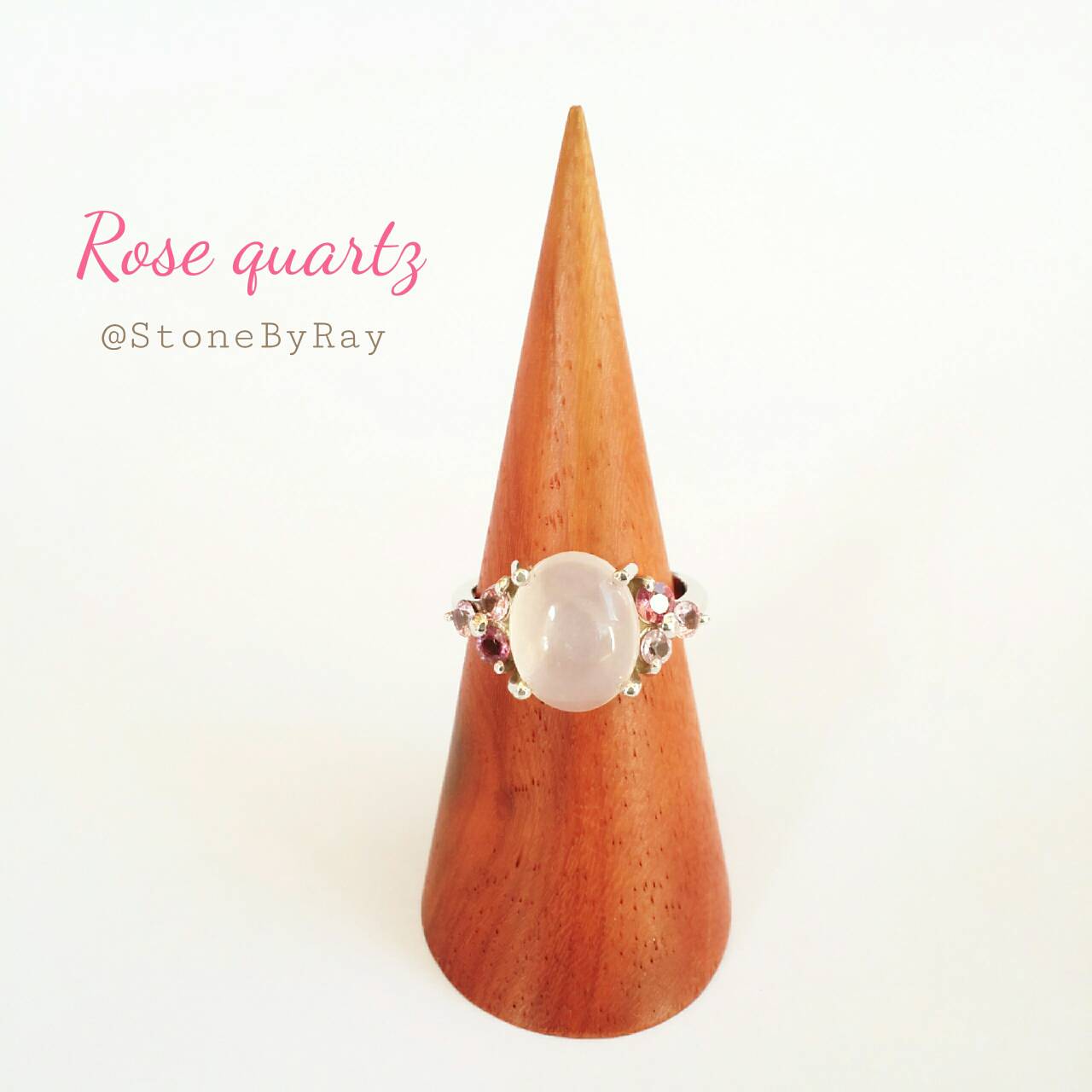 แหวนเงินหินโรสควอตซ์ Rose Quartz