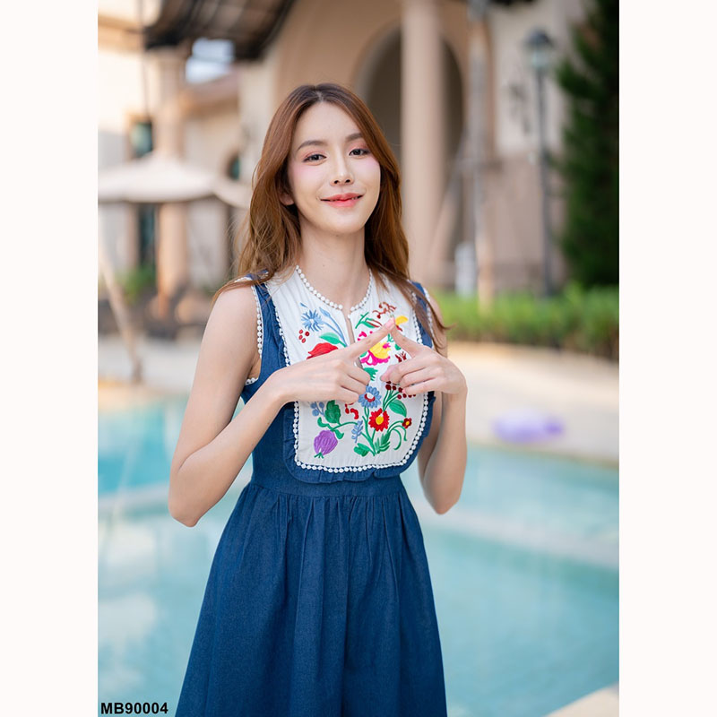 kudapy เดรสสั้นสีกรม แฟชั่น แม็กซี่เดรสยีนส์กระโปรงยาว อกปักลายดอกไม้