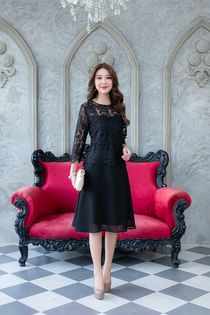 kudapy เดรสสั้นลูกไม้โทนสีดำ เนื้อผ้าดีสวยงามมาก ตัวเสื้อใช้ลูกไม้คัดเกรดอย่างดีเนื้อเงาทอลายแน่นๆ