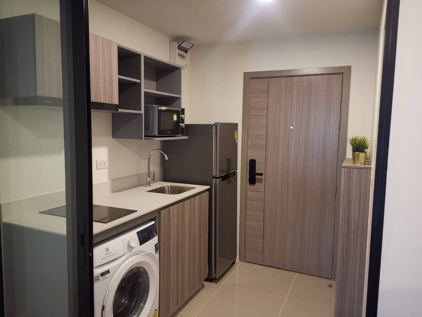 ปล่อยเช่า The Origin Ramintra 83 Station : ดิ ออริจิ้น รามอินทรา 83 สเตชั่น - โซนพื้นที่ MRT รามอินทรากม.9 1ห้องนอน 1ห้องน้ำ - ขนาดห้อง 23 ตรม. ชั้น 3 ตึก H - ให้เช่า 10,000 ต่อเดือน