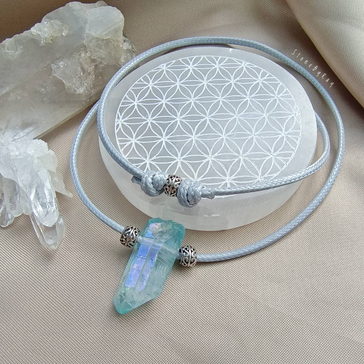 สร้อยคอเชือกจี้หินออร่าควอตซ์ผลึกธรรมชาติ Aura Quartz