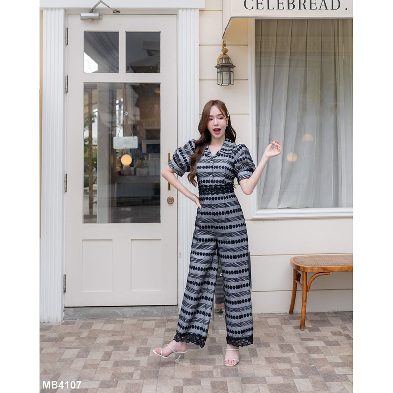 kudapy จั้มสูทถักลายสีดำ/สีน้ำตาลขายาว ทรงสวยงานคอปก ใส่ได้ใน Everyday look ไปทำงาน ไปคาเฟ่ งานซิปหลัง ใส่ง่าย