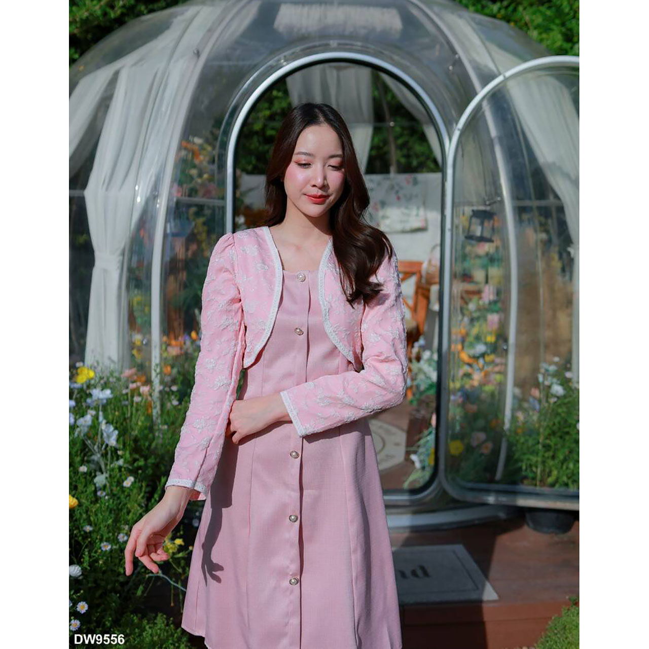 kudapy เดรสเสื้อแขนยาวลายปักทรงกั๊ก