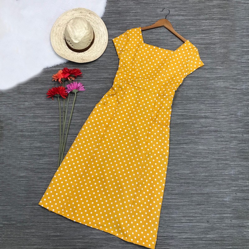 kudapy เดรสยาวสีกรมท่า เหลือง คอเหลี่ยม ผ้าโฟร์เวย์พิมพ์ลายจุด เย็บแต่งกระเป๋าหน้า 2 ข้าง