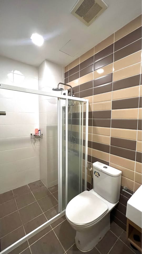 ขายคอนโด Brown Ratchada 32 (บราวน์ รัชดา 32)1 Bedroom Plus (มีเพียง 24 ยูนิตในโครงการ) ขนาด: 34.82 ตร.ม. | ชั้น 3 | ห้องมุม เป็นส่วนตัว ไม่มีคนเดินผ่าน