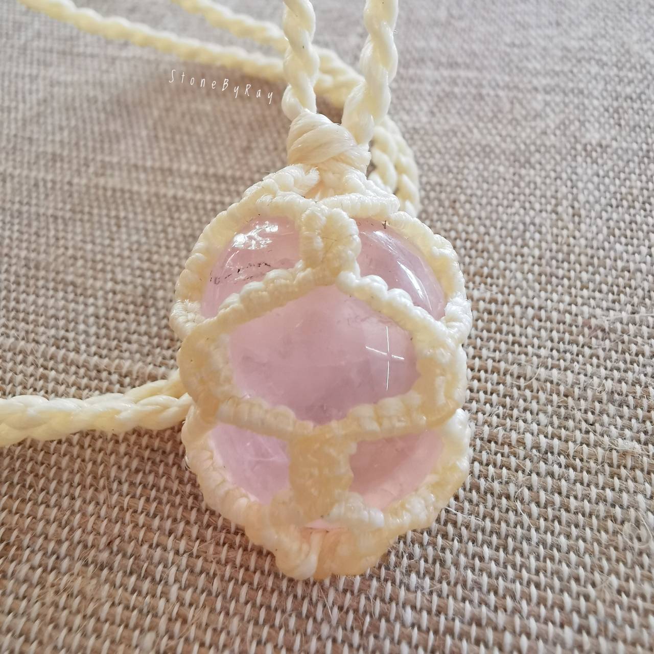 สร้อยคอเชือกถักจี้หินโรสควอตซ์ Rose Quartz