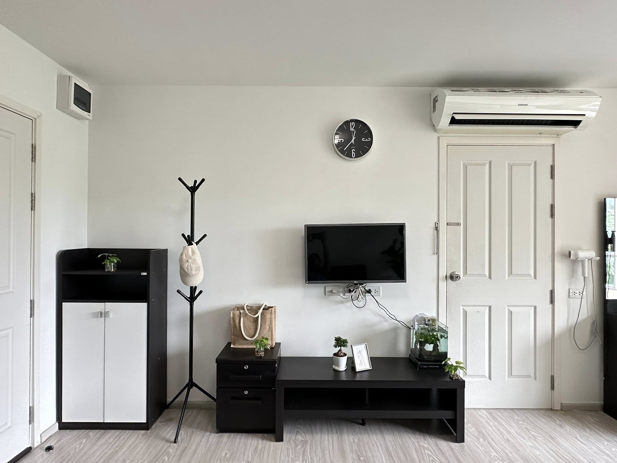 ให้เช่าคอนโด คอนโด แอสปาย สาทร-ตากสิน (บริคโซน) (Aspire Sathorn-Taksin (Brick Zone)) Low Rise โซนพื้นที่ BTS วุฒากาศ 📍 ห้องแบบ Studio / 1ห้องน้ำ / โซนครัวปิด ·ขนาดห้อง 29 ตรม. ชั้น 4