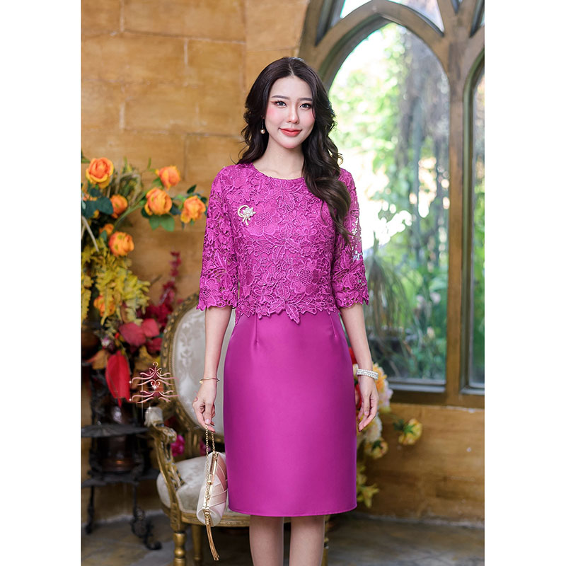 kudapy เดรสสั้นสีบานเย็น/สีเหลืองทอง ผ้าไหมคลุมลุกไม้แขนศอก เป็นลูกไม้เงาปักเลื่อมเป็นเลื่อมใส่เม็ดเล็กมาก เพิ่มประกายความหรูหราสวย