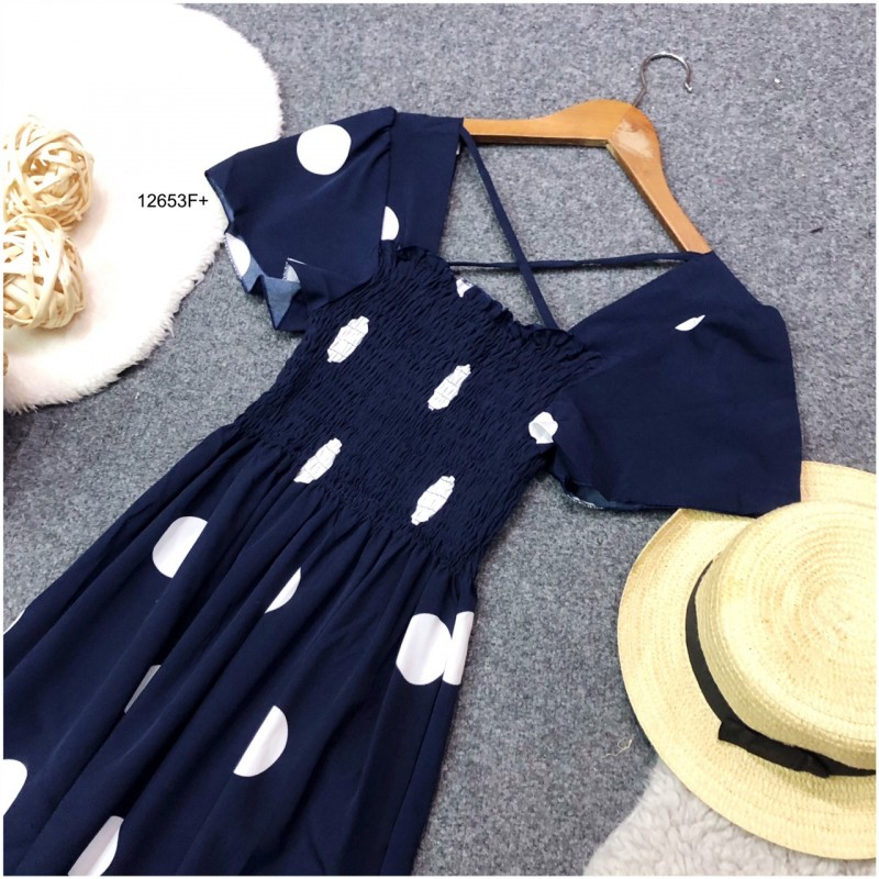 kudapy เดรสยาวสีกรมท่า ดำ ฟ้า เขียว เหลือง แดง คอเหลี่ยมแขนระบาย ผ้าไหมอิตาลี่ลายจุดใหญ่ อกแต่งสม็อค ชายเดรสแต่งระบาย