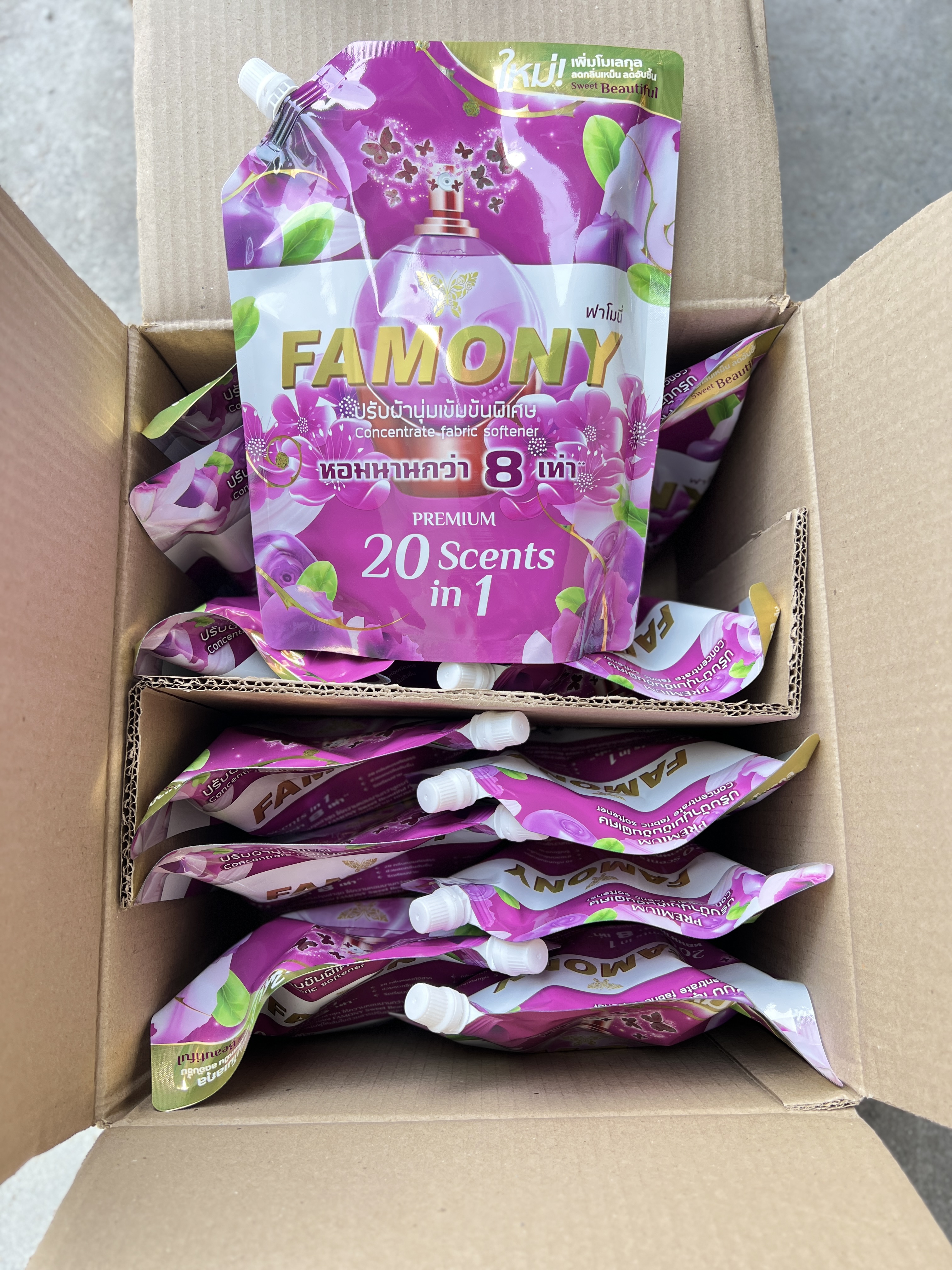 น้ำยาปรับผ้านุ่มFamony กลิ่น Sweet Beautiful ขนาด 1300มล.ยกลัง 12ถุง