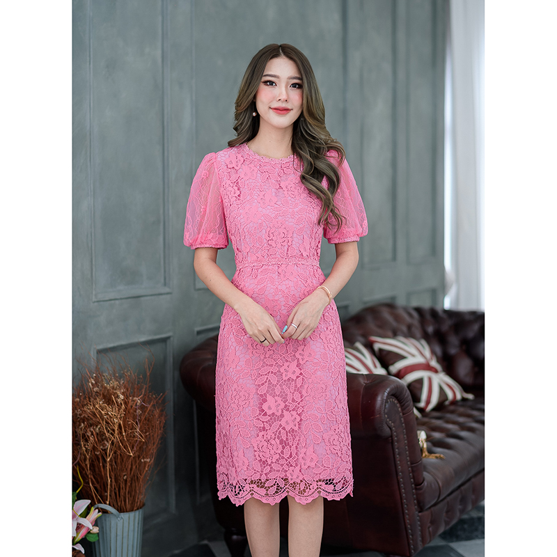 kudapy เดรสสั้นสีขาวซับครีม/สีชมพูสด ลูกไม้ถัก งานผ้าลูกไม้คัดเกรดผ้รุ่นนี้ทอลายแน่น ลายดอกชัดเราใช้ผ้าคัดเกรดสวยมาก