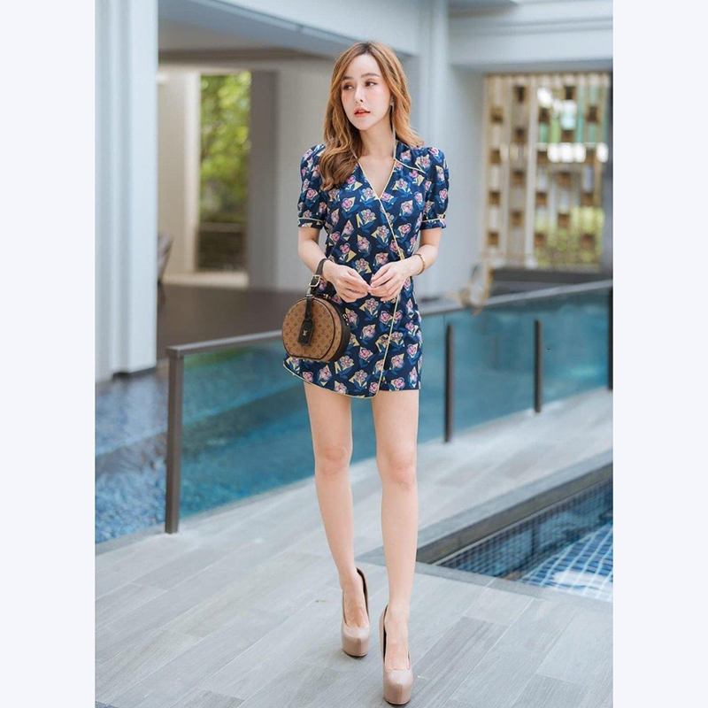 kudapy จั้มสูทขาสั้นสีกรม แพทเทินน่ารัก พิมพ์ลายโทนสีกรม คอวีทบ กุ๊นขอบสีเหลือง เนื้อผ้าดี ใส่สบายมาก