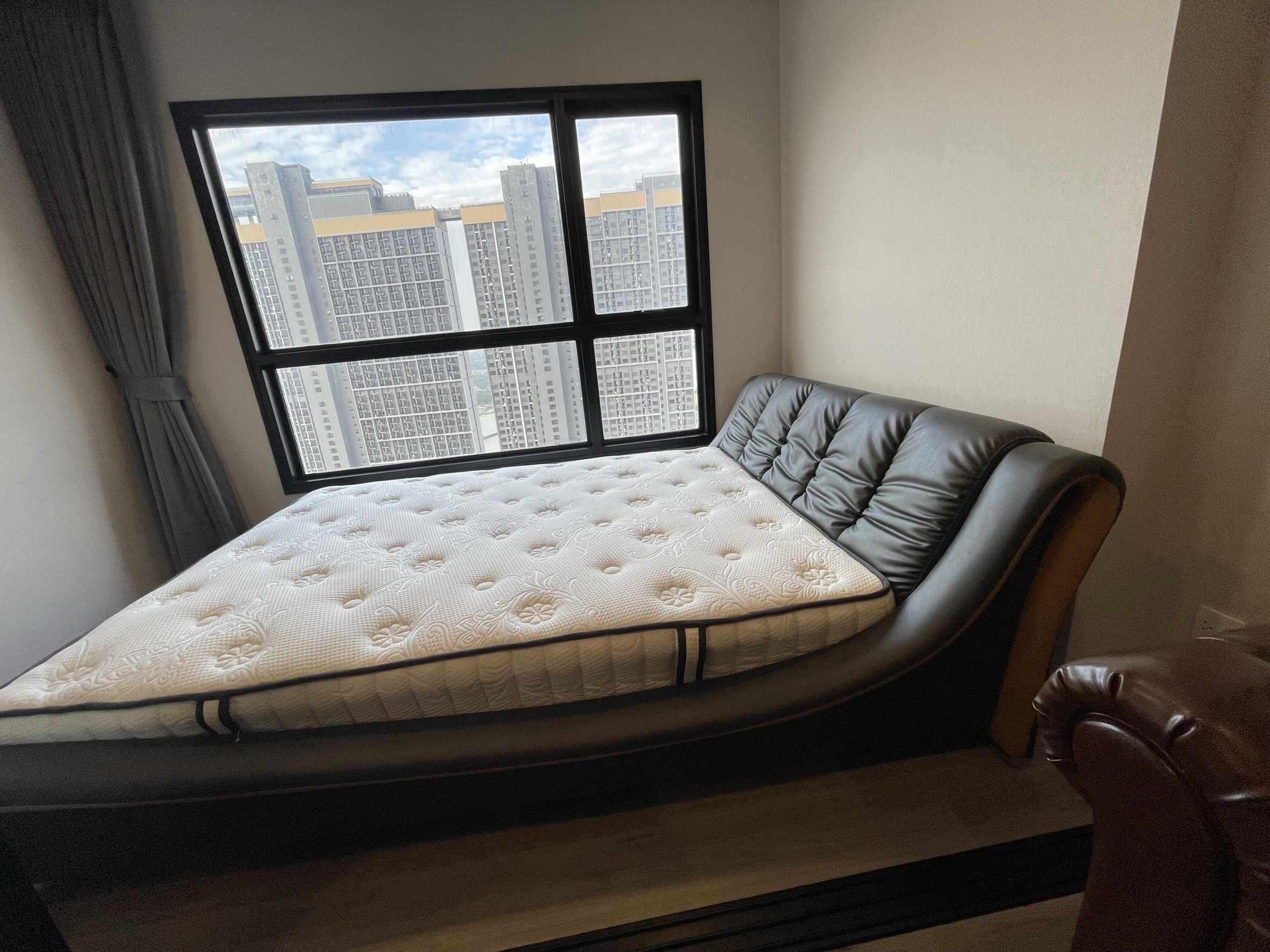 ให้เช่าห้องใหม่มือ1 คอนโด The Politan Rive (เดอะ โพลิแทน รีฟ) โซนพื้นที่ MRT พระนั่งเกล้า ห้องแบบ 1ห้องนอน / 1ห้องน้ำ / โซนครัวปิด