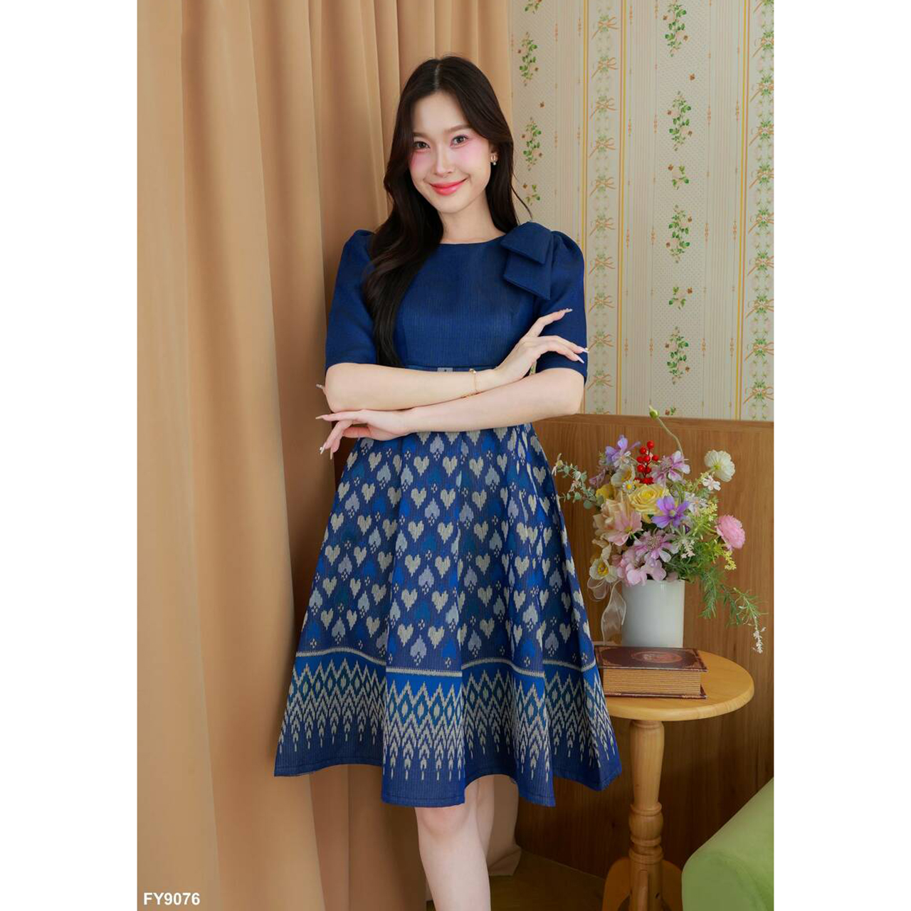 kudapy เดรสผ้าทอลายไทย แขนสามส่วน ติดโบว์บ่า งานอัดกาว กระโปรงทรงบาน ใส่ทำงาน