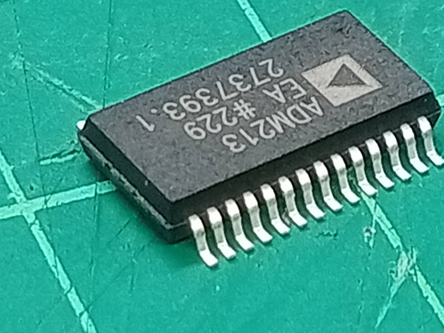 ADM213 MULTI CHENNEL LINE TRANSCEIVER RS232