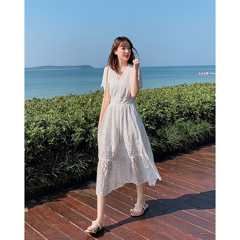 kudapy ชุดแม็กซี่เดรสยาวสีขาว คอวีแขนสั้นทรงสวยๆๆ ผ้าคอตตอนสีขาว งานฉลุทั้งตัว XL