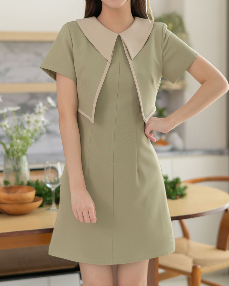 kudapy เดรสแขนสั้น เล่นสีคอปกและกุ๊นขอบ ดีไซน์เหมือนใส่เสื้อกั๊ก แพทเทิร์นสวยเข้าเอว ตัดต่อคิ้วกลางลำตัวจับเกล็ดเข้ารูป