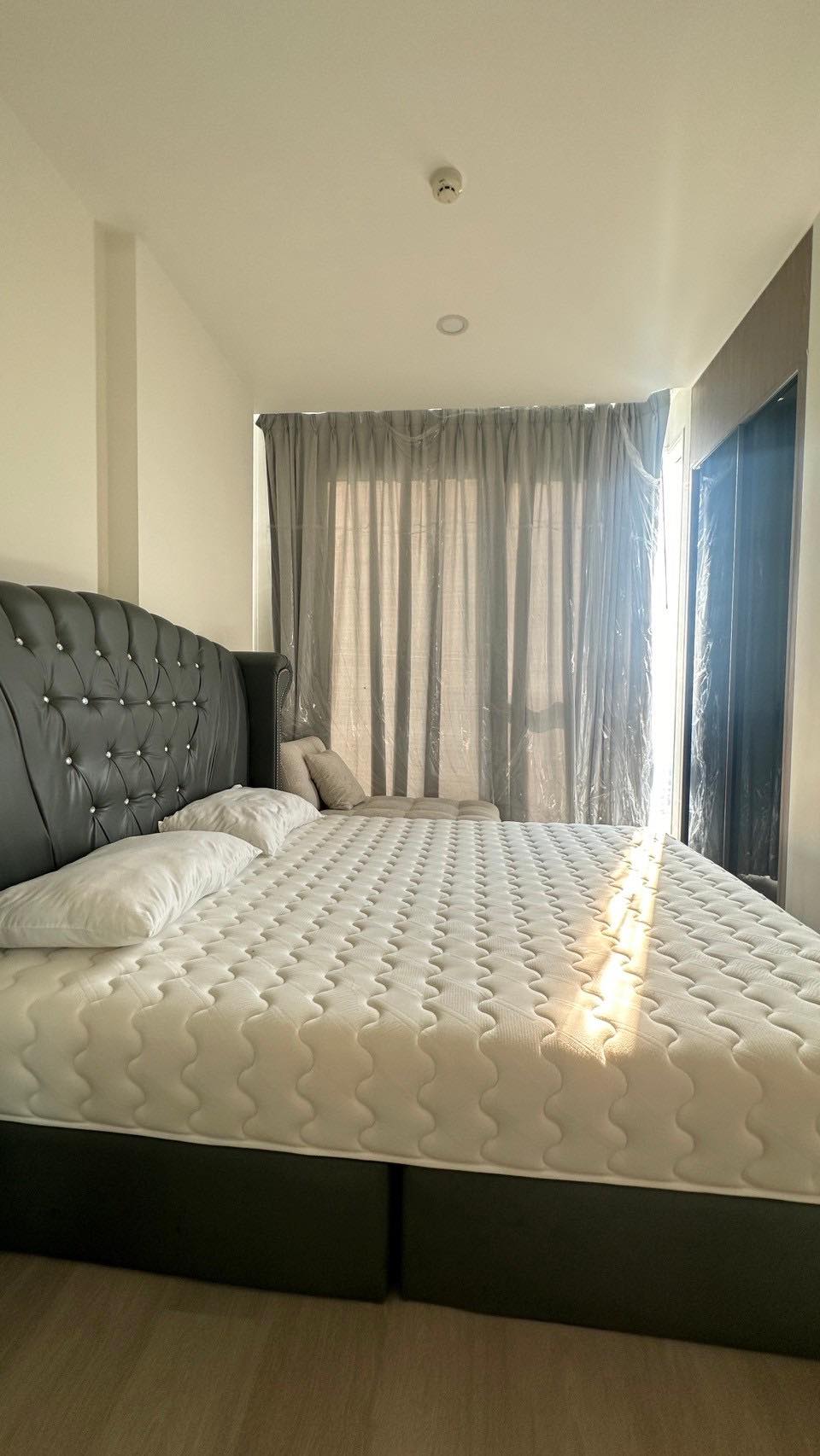 ให้เช่าห้องแบบ 1ห้องนอน 1ห้องอเนกประสงค์(ทำ2นอนได้) 1ห้องน้ำ โซนพื้นที่ MRT บางพลัด คอนโด De LAPIS Charan 81 (เดอ ลาพีส จรัญ 81) ขนาดห้อง 35 ตรม. ชั้น 28