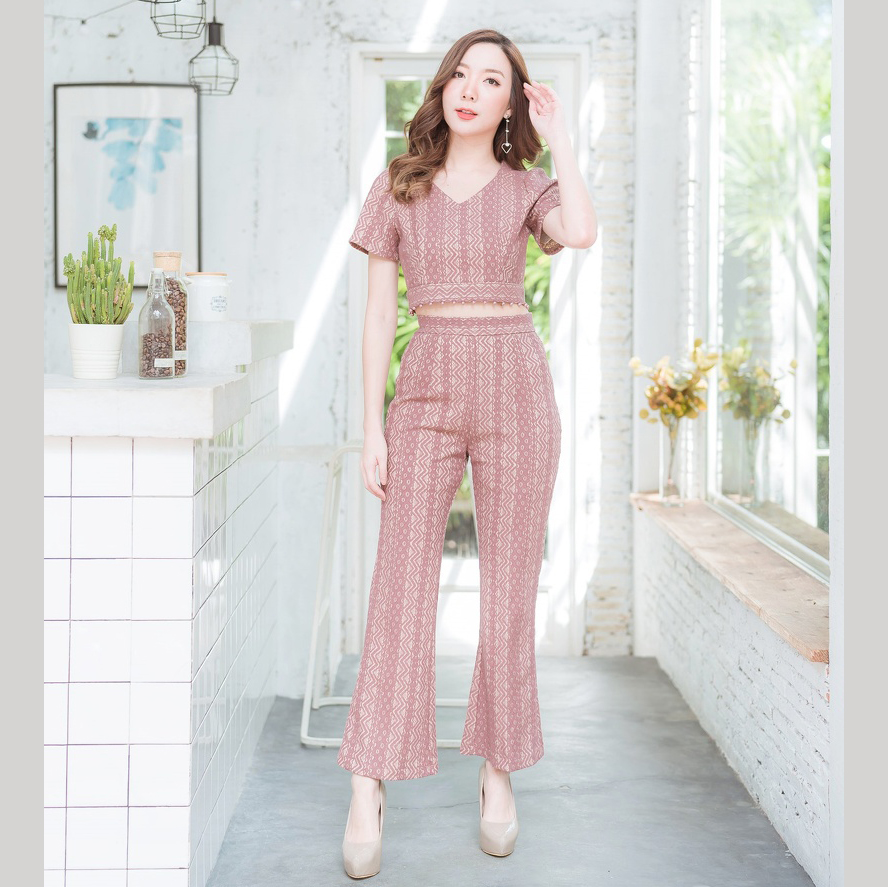 kudapy เซทขายาวสีดำ/สีขาว/สีชมพู คอวีลูกไม้ซับน้ำตาล สวยเซ็กซี่ดูดี