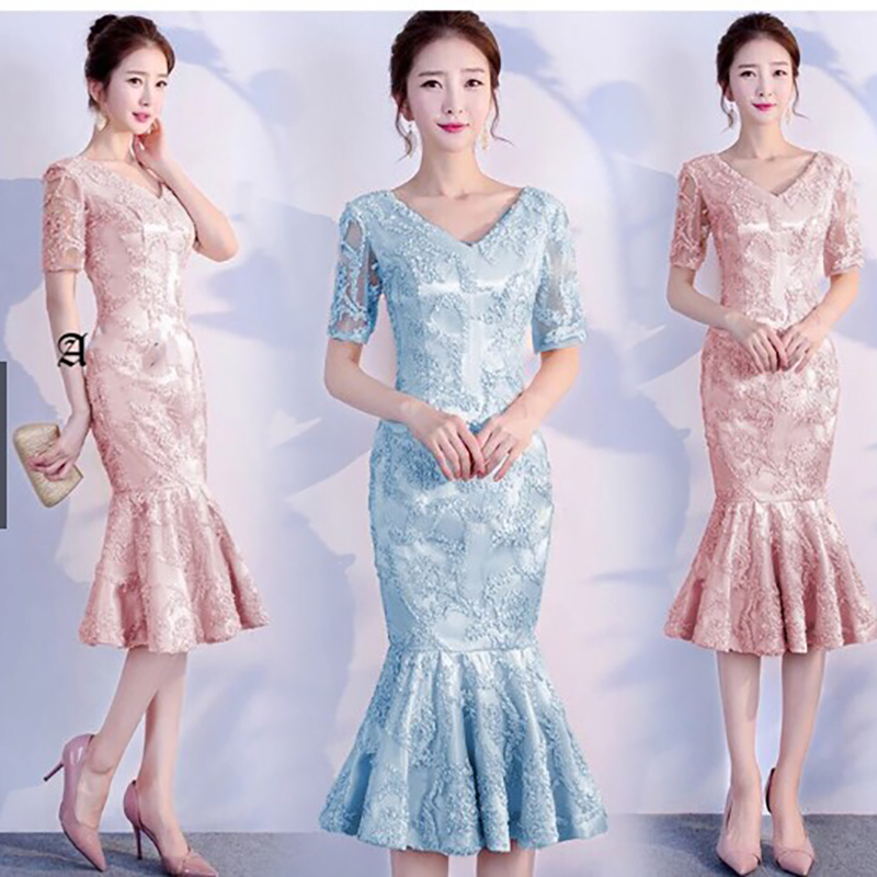 kudapy เดรสลูกไม้สีฟ้า/ชมพูพิ้งโกลด์ แขนสั้น คอวี กระโปรงระบายชาย ผ้ามุ้งปักลวดลายด้วยริบบิ้นผ้า