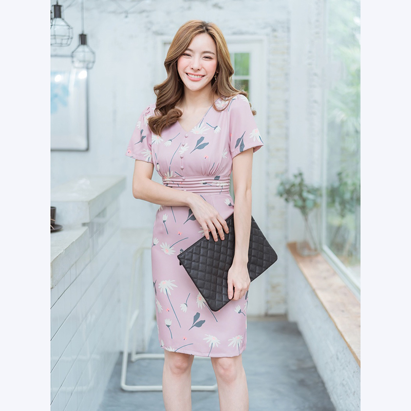 kudapy เดรสสั้นคอวี พิมพ์ลายดอกสีกรม.แต่งกระโปรงกระดุมหน้าดูดีสวยใส่สบายตัว