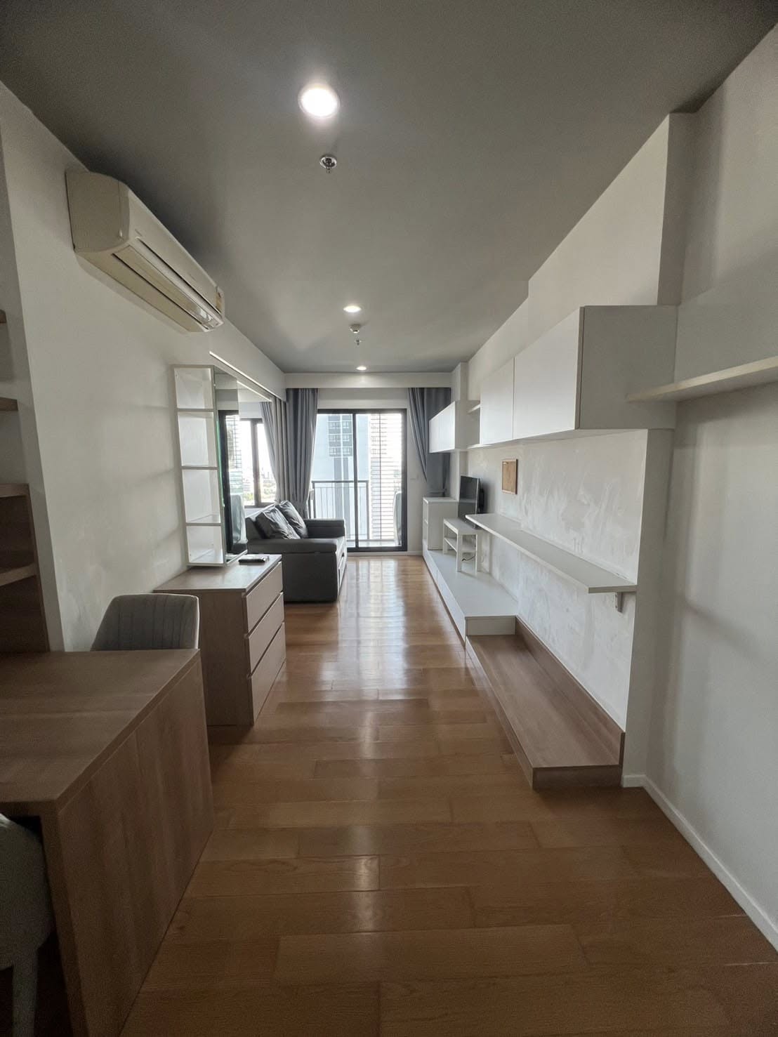 ปล่อยเช่า Blocs 77 (บลอคส์ 77) - โซนพื้นที่ BTS อ่อนนุช 1ห้องนอน 1ห้องน้ำ 1ห้องนั่งเล่น - ขนาดห้อง 40 ตรม. ชั้น 12 - ให้เช่า 17,000 ต่อเดือน