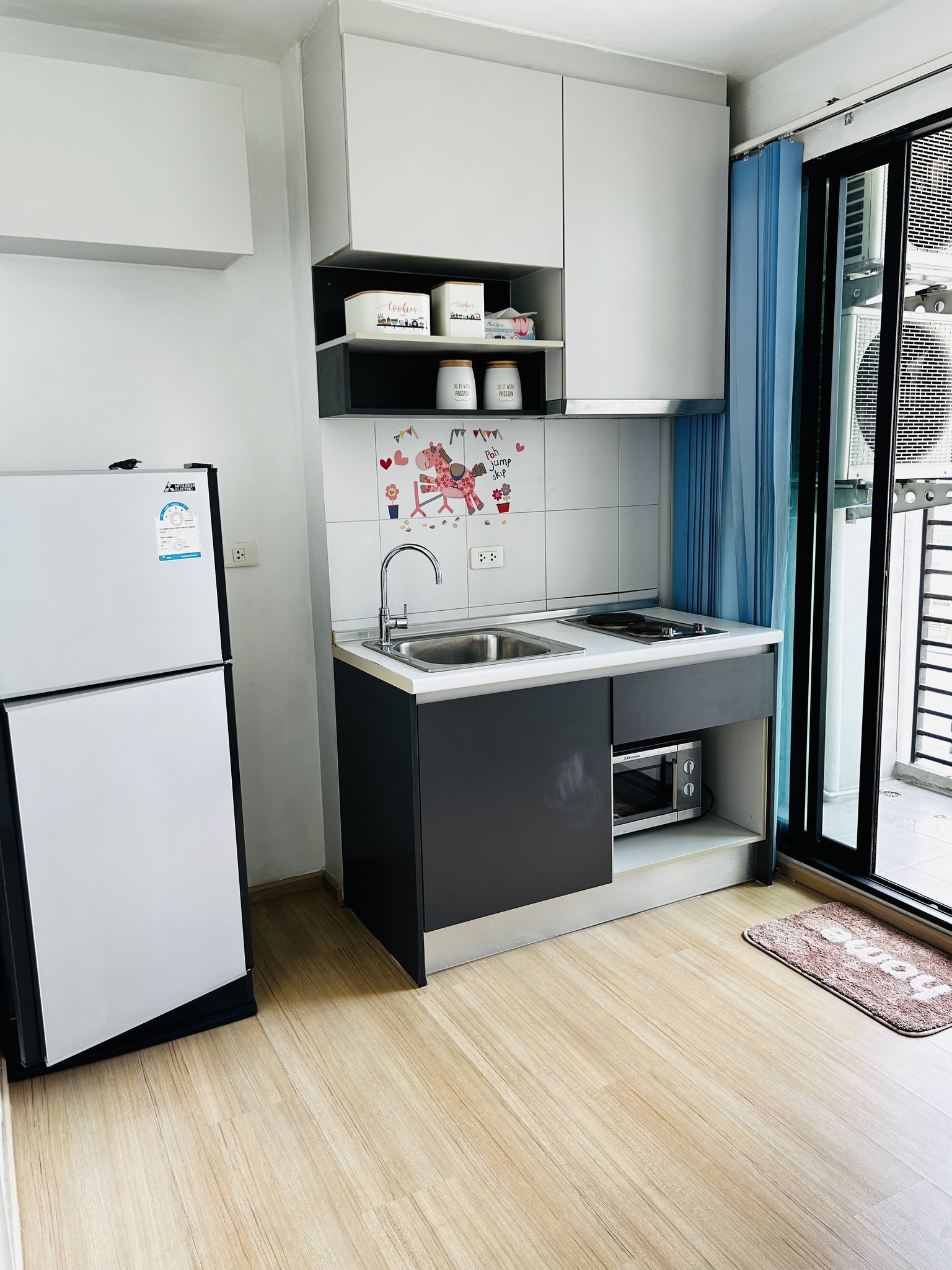 สนใจชมห้องติดต่อได้เลย Line ID: Smile-easy ปล่อยเช่าคอนโด The Base Chaengwattana (เดอะ เบส แจ้งวัฒนะ) - 1ห้องนอน 1ห้องน้ำ 1ห้องนั่งเล่น - ใกล้ MRT เมืองทอง - ขนาดห้อง 26 ตรม. ชั้น 12A ตึก A