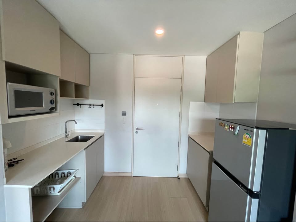 คอนโด Lumpini Suite Phetchaburi - Makkasan (ลุมพินี สวีท เพชรบุรี - มักกะสัน) High Rise โซนพื้นที่ MRT เพชรบุรี มศว. ให้เช่าห้องแบบ 1ห้องนอน 1ห้องน้ำ ขนาดห้อง 27 ตรม. ชั้น 4