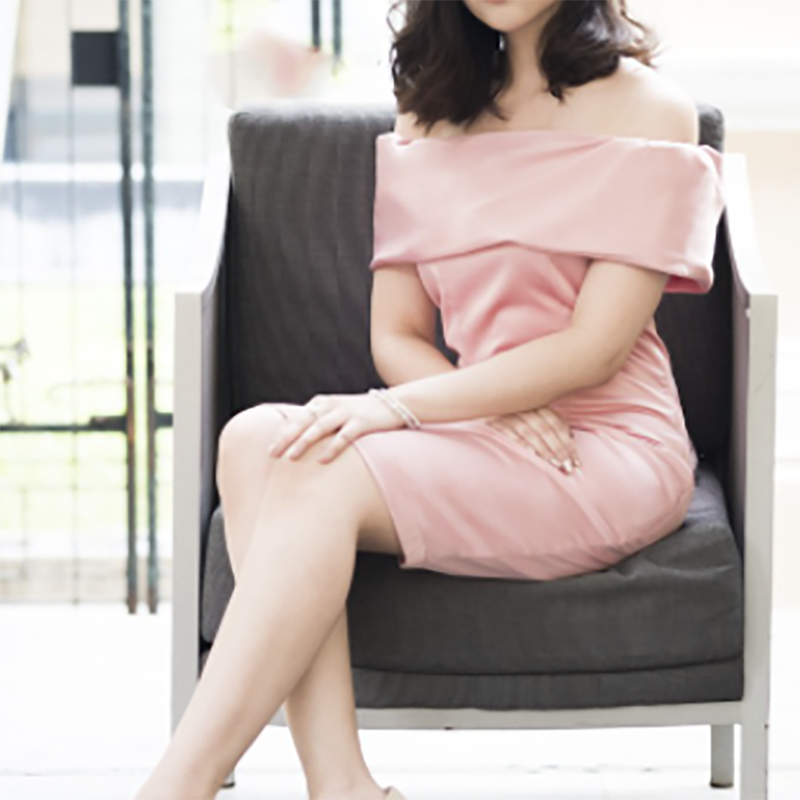 kudapy ชุดราตรีสั้น เดรสเกาะไหล่ ใส่ออกงาน ผ้าซาร่าผ้าเงาเนื้อนุ่ม สีแดง ชมพู น้ำตาล ครีม เทา กรมท่า ฟ้า แชมเปญ