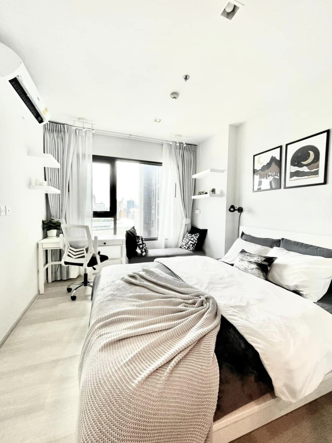 ให้เช่าห้องน่าอยู่ตกแต่งเฟอร์และเครื่องใช้ไฟฟ้าครับ สอบถามแอด Line ID : Smile-easy ที่ Life One Wireless (ไลฟ์ วัน ไวร์เลส)