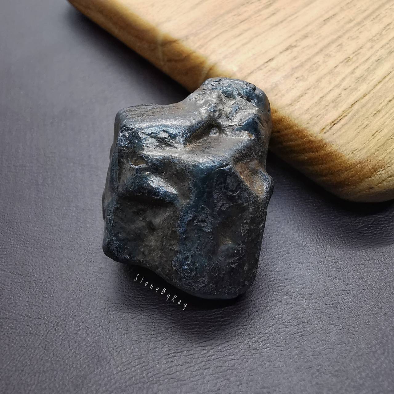 แร่เหล็กเฮมาไทต์ก้อนธรรมชาติ Iron Hematite