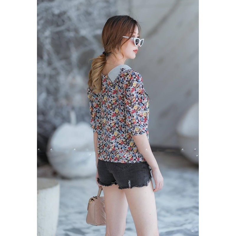 kudapy เสื้อลายดอกสีขาว/สีเหลือง แต่งคอปกปักลาย กระดุมหน้าเรียงแกะได้