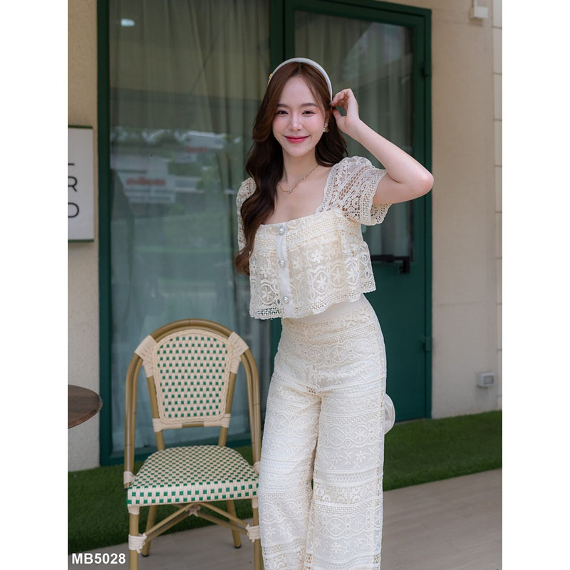 kudapy เซตเสื้อสีครีม/สีม่วง เสื้อครอปลูกไม้แต่งแขนตุ๊กตากิมมิคกางเกงขายาว