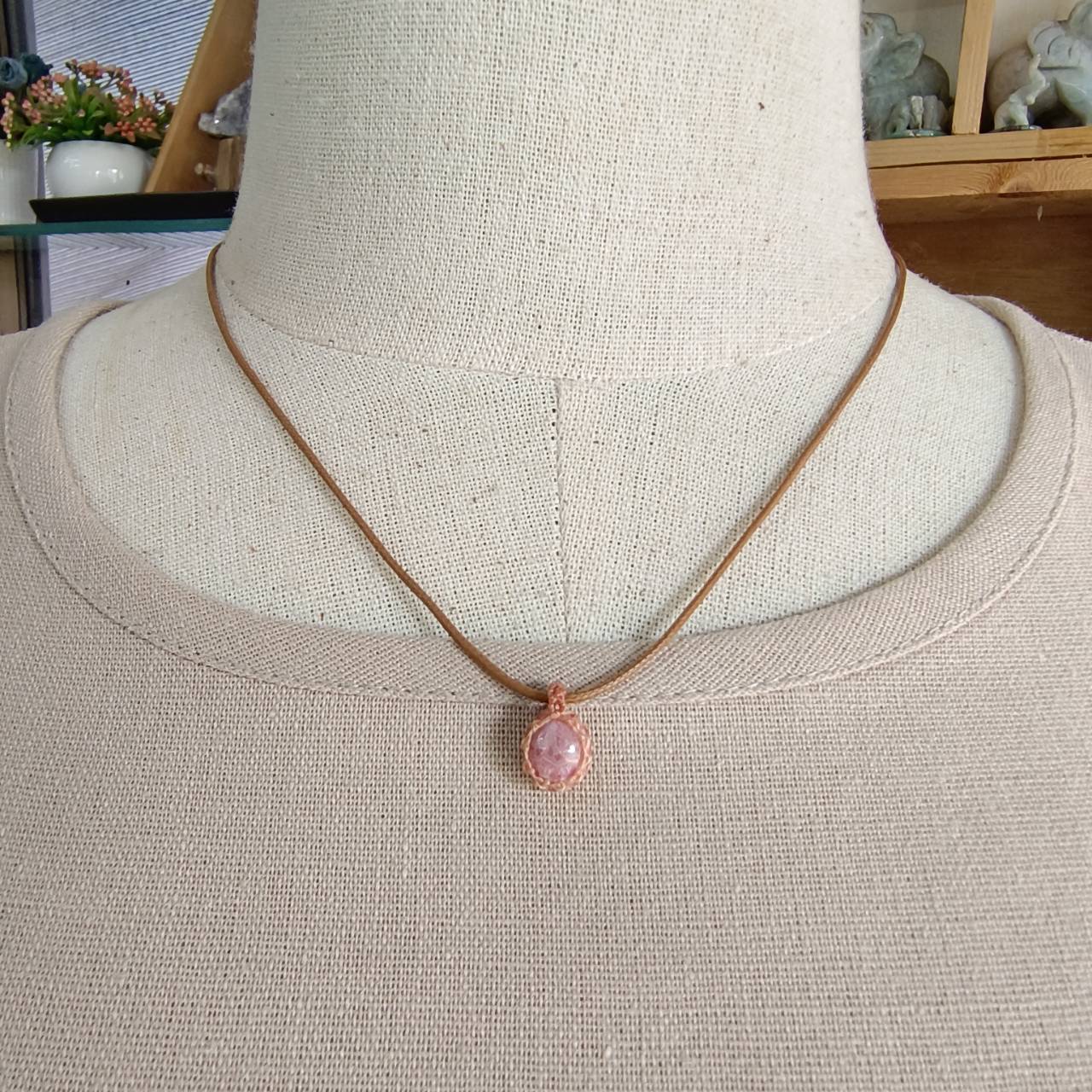สร้อยคอเชือกถักจี้หินโรโดโครไซต์ Rhodochrosite