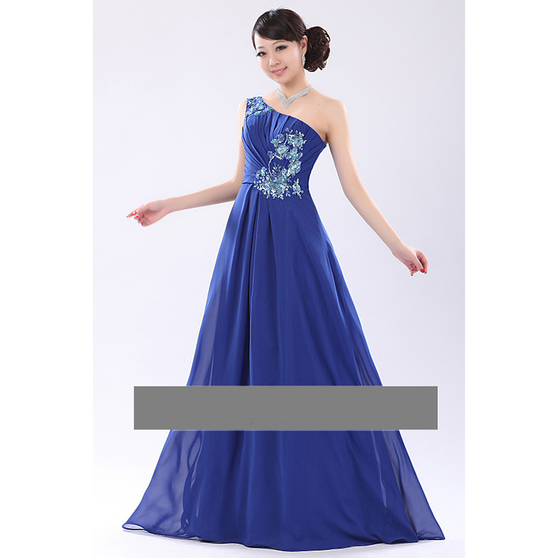 kudapy เดรสยาวสีแดง/ครีม/น้ำเงิน ไหล่เดียว แต่งลูกไม้ปักเลื่อมละเอียด ช่วงอกจับเดรปสวย