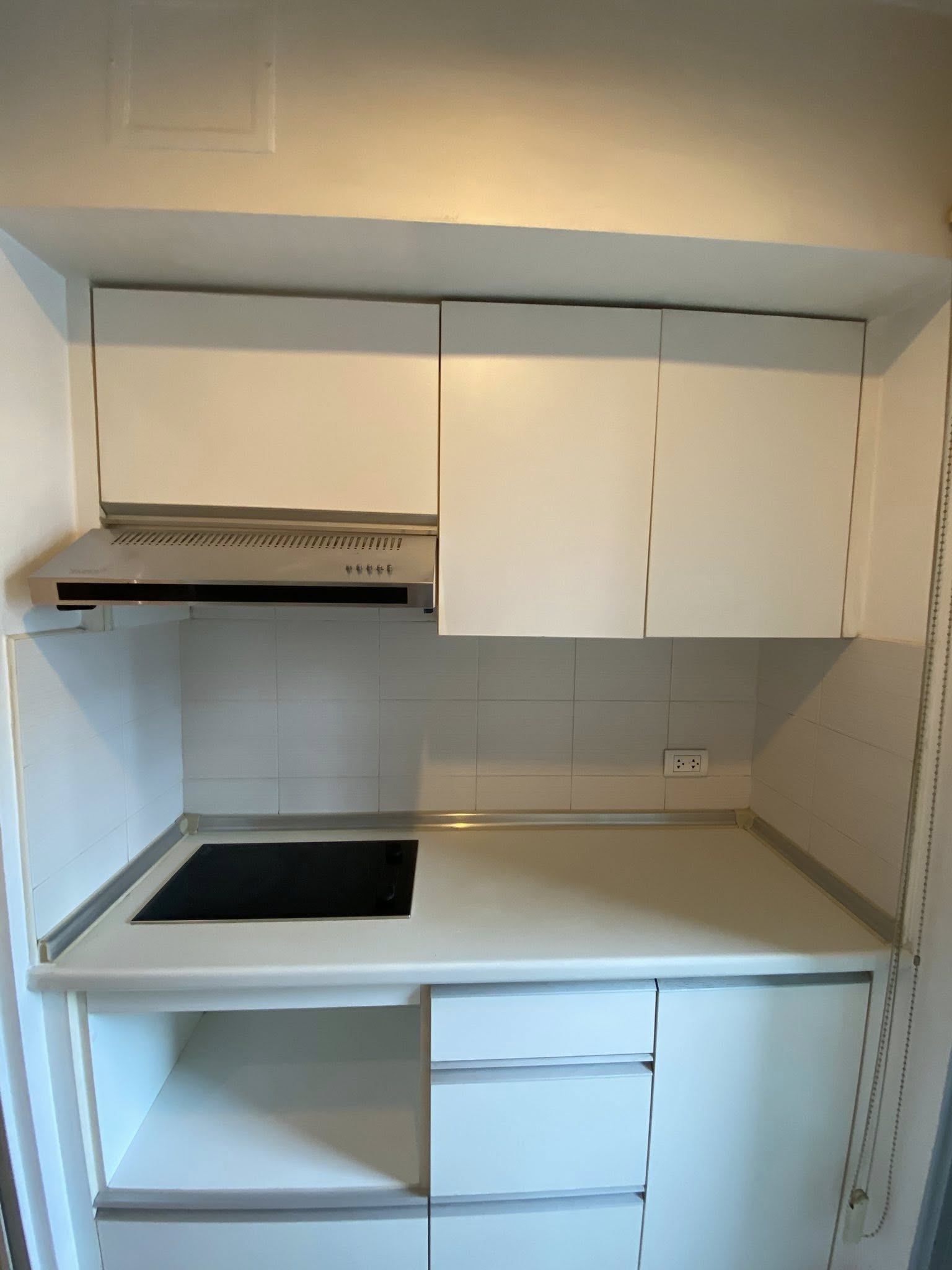 ให้เช่าคอนโด Lumpini Place Rama 9 - Ratchada (ลุมพินี เพลส พระราม 9 - รัชดา) 1ห้องนอน / 1ห้องน้ำ ขนาดห้อง 38 ตรม. ชั้น 10 ตึก B ค่าเช่า 13,500 ต่อเดือน รถไฟฟ้าMRTพระราม9