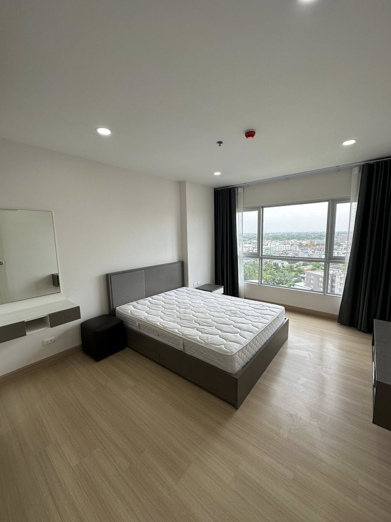 ให้เช่าคอนโด Supalai Veranda Phasi Charoen Station (ศุภาลัย เวอเรนด้า สถานีภาษีเจริญ) โซน รถไฟฟ้า MRT ภาษีเจริญ ห้องแบบ 1ห้องนอน / 1ห้องน้ำ / โซนครัวปิด ขนาดห้อง 42 ตรม. ชั้น 14 ตึก B