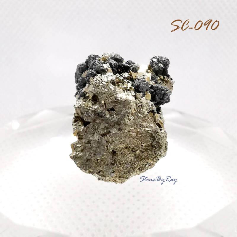 ไพไรต์ (Pyrite Octahedra Peru)