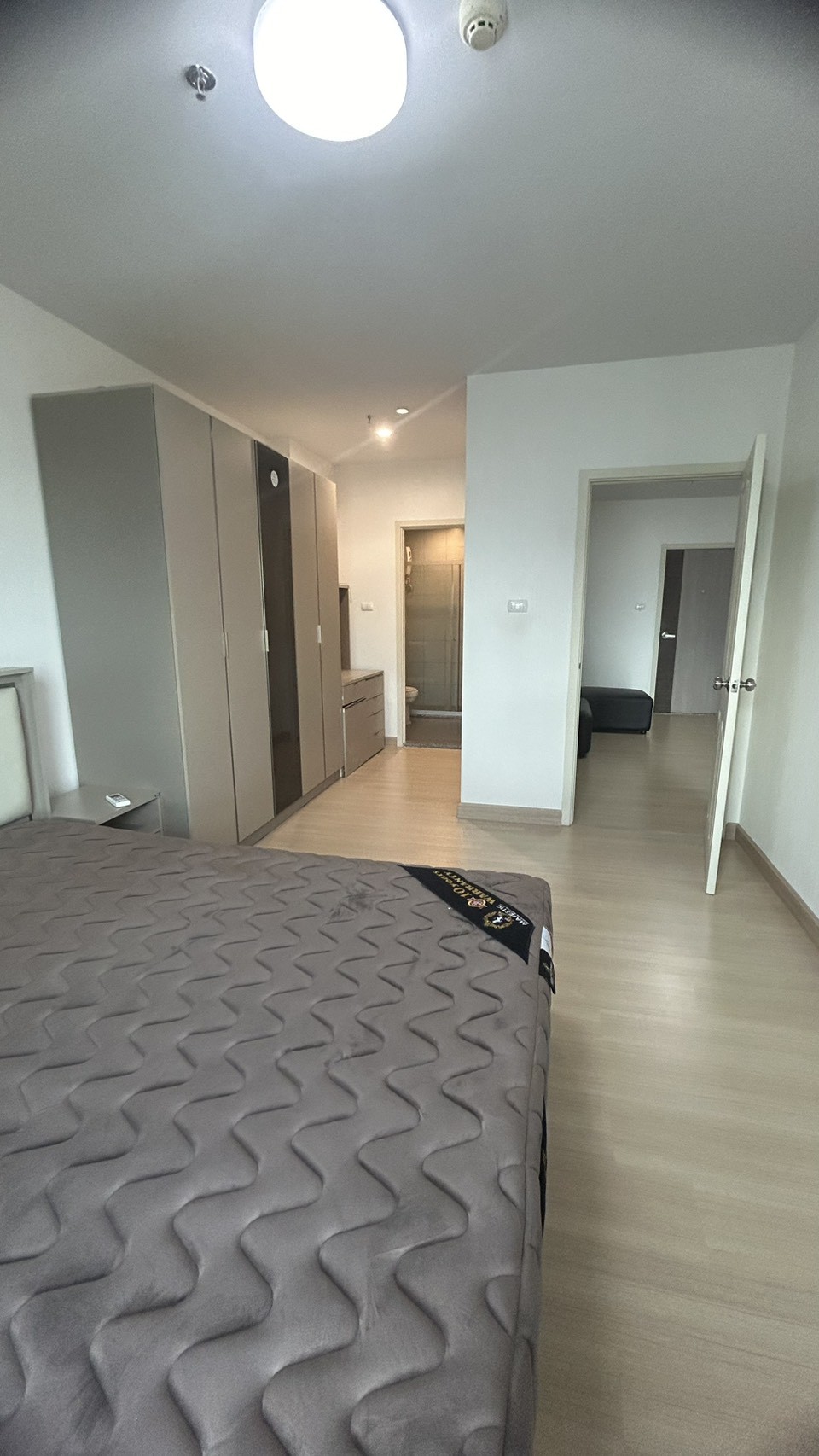 ให้เช่าห้องแบบ 1ห้องนอน 1ห้องน้ำ 1ครัวแยก โซนพื้นที่ BTS ตลาดพลู คอนโด Supalai Loft Talat Phlu Station (ศุภาลัย ลอฟท์ สถานีตลาดพลู) High Rise ขนาดห้อง 42 ตรม. ชั้น 28