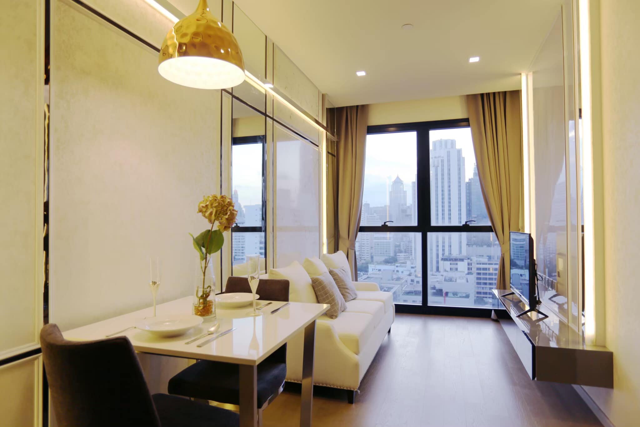 ให้เช่าคอนโด Ashton Asoke (แอชตัน อโศก) - Luxury Condo ตกแต่งเฟอร์ครบพร้อมอยู่พร้อมจองลดได้ - การเดินทาง: MRT สุขุมวิท BTS อโศก - ใกล้ เทอร์มินอล 21 อโศก