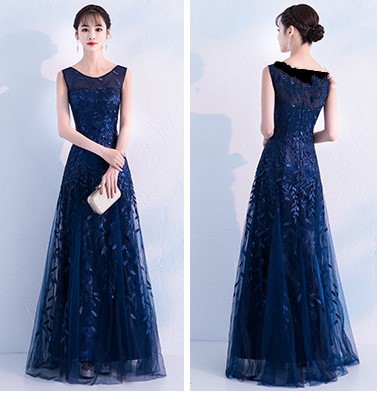 ชุดราตรีสีน้ำเงิน ผ้าลูกไม้ปักลายใบไม้แต่งด้วยเหลือบดิ้นสีน้ำเงิน M L XL