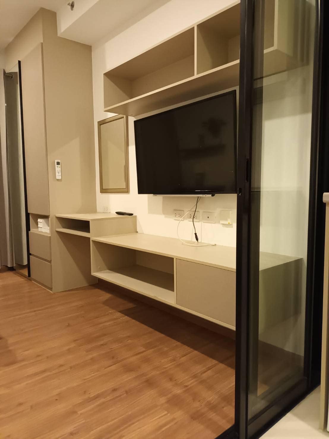 ให้เช่าคอนโด ดิ ออริจิ้น ราม 209 อินเตอร์เชนจ์ (The Origin Ram 209 Interchange) - ตกแต่งเฟอร์ครบห้องน่าอยู่มีเครื่องซักผ้า