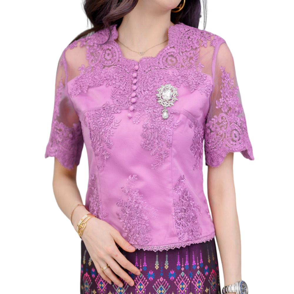 kudapy เสื้อลูกไม้สีทอง สีม่วง คอวีแต่งหยัก แขนสั้นลายสามมิติ เอวเก็บทรงสวยมากค่ะ (เฉพาะเสื้อนะคะ)