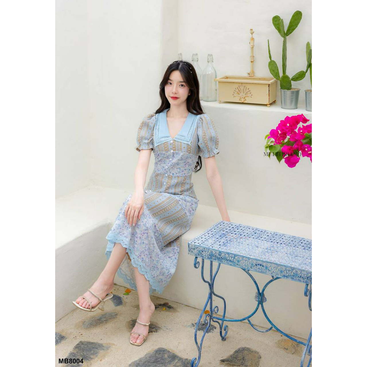 kudapy เดรสยาวสีขาว/สีฟ้า คอปกผ้าลายปักกระโปรงยาว ใส่สบายสวยดูดี