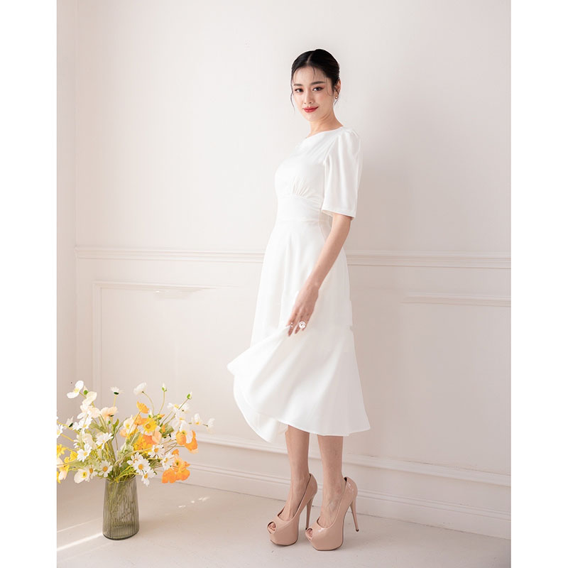 kudapy เดรสสั้นสีโอวัลติน/สีกรม/สีแดง/สีขาว กระโปรงบาน แขนสั้น ทรงรุ่นนี้ใส่แล้วสวยหวาน