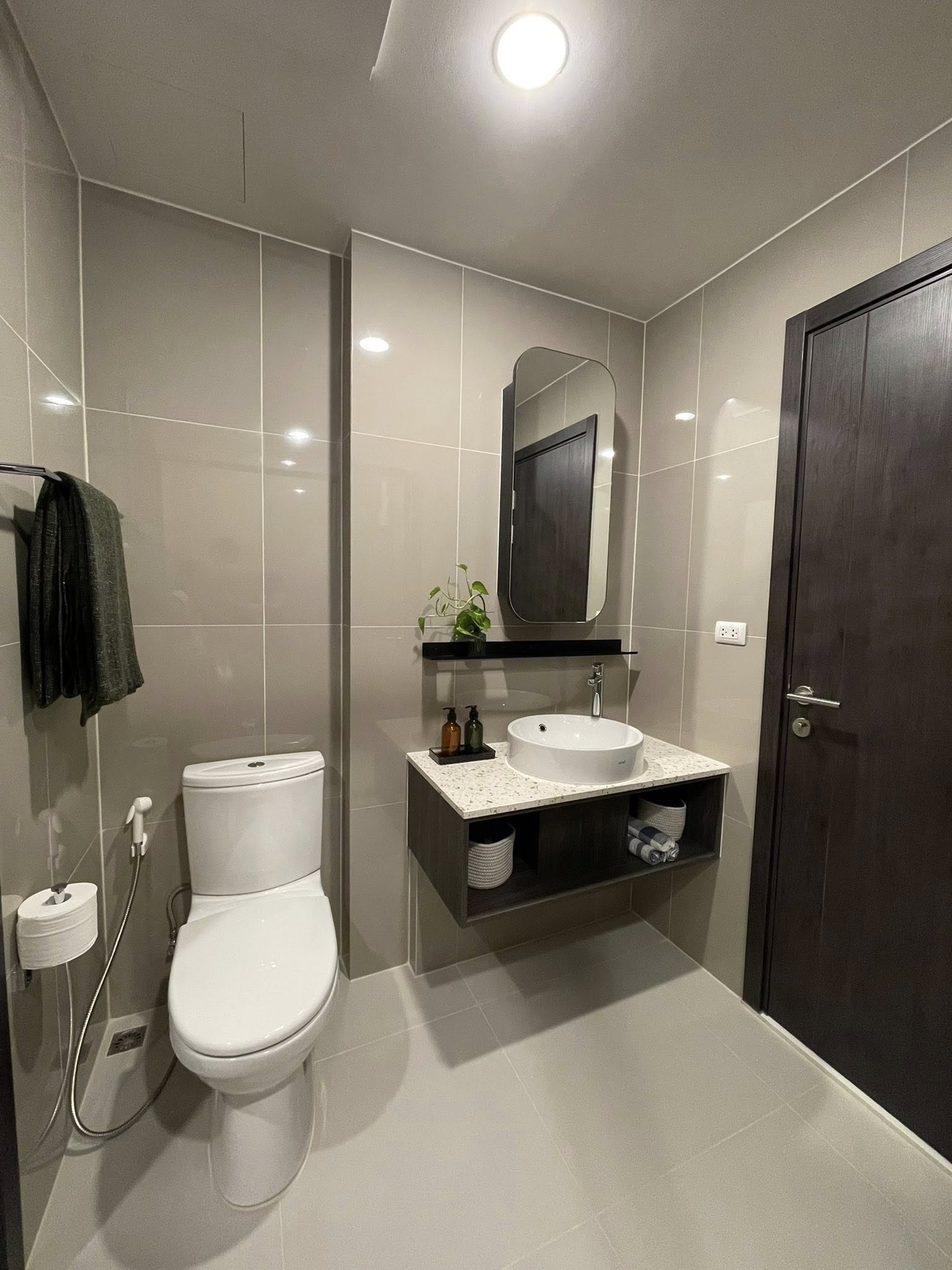 คอนโด XT huaikhwang (เอ็กซ์ที ห้วยขวาง) High Rise โซนพื้นที่ MRT ห้วยขวาง ให้เช่าห้องแบบ 1ห้องนอน 1ห้องน้ำ ขนาดห้อง 35 ตรม. ชั้น 16 ตึก A