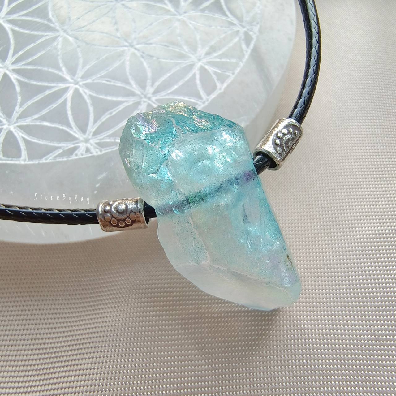 สร้อยคอเชือกจี้หินออร่าควอตซ์ผลึกธรรมชาติ Aura Quartz